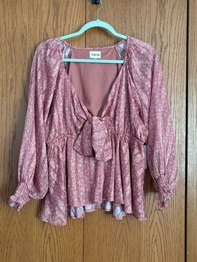 NWT Peach Love California Floral Tie-Front Blouse